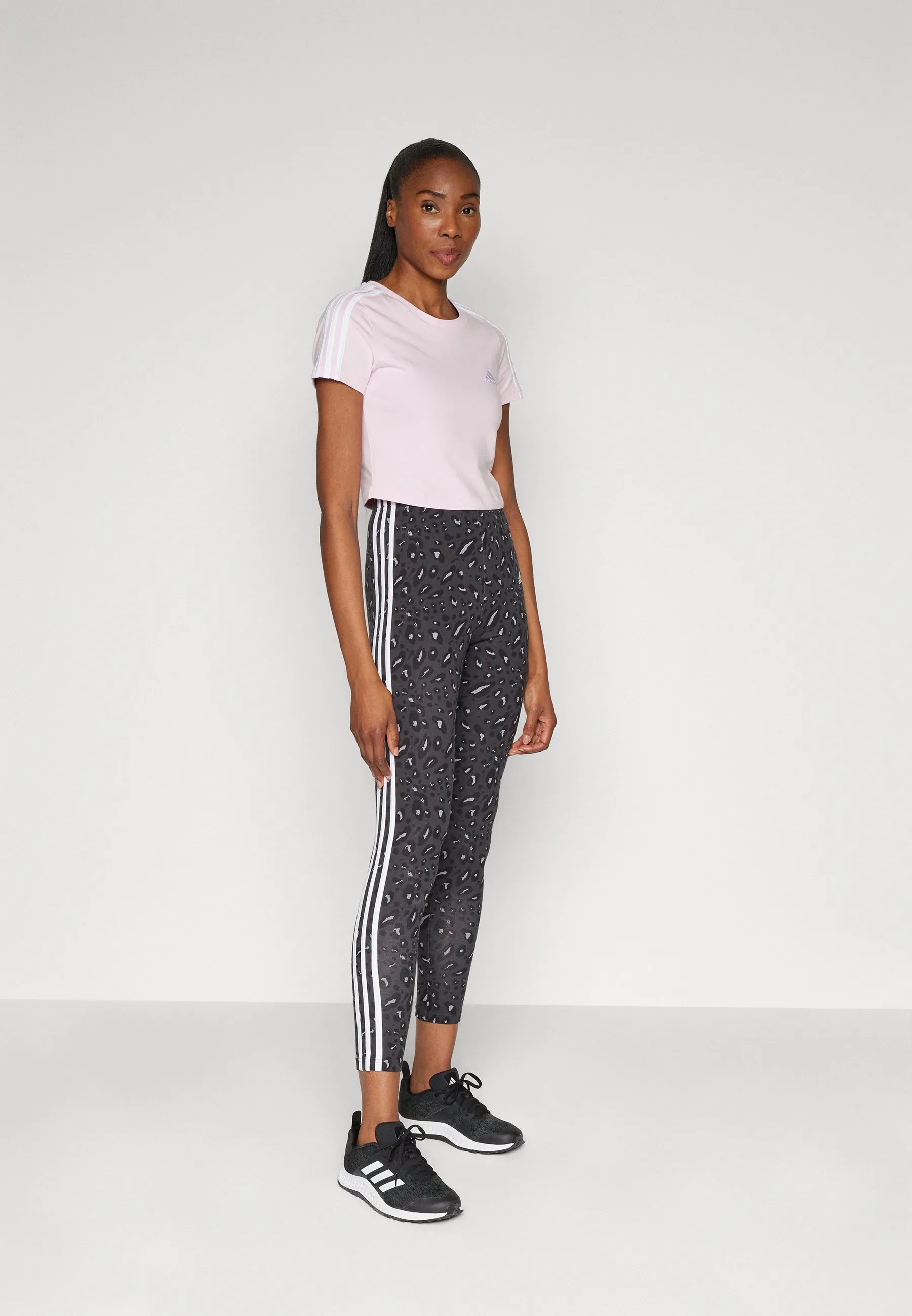 ESSENTIALS ANIMAL PRINT  - Leggings