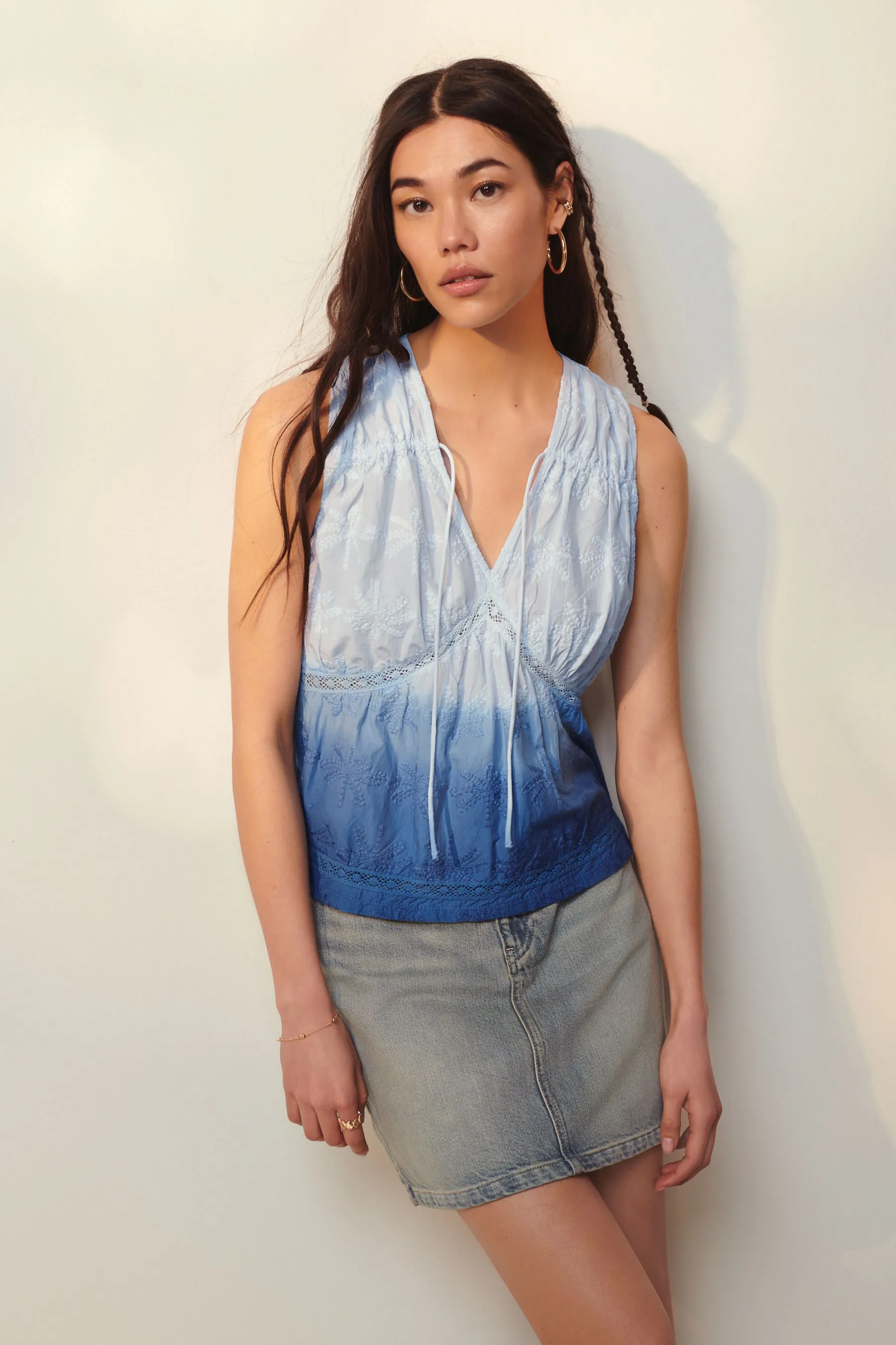 Top Cravatta Broderie Smanicato 100% Cotone    